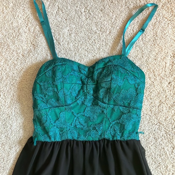 Kohls Christmas Green and black XS high low dress - Picture 2 of 3